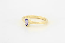 Afbeelding in Gallery-weergave laden, Ring met organische bewerking en tanzaniet ovaal, geelgoud