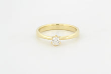 Afbeelding in Gallery-weergave laden, Ring toelopend met zespoot en diamant, geelgoud
