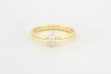 Afbeelding in Gallery-weergave laden, Ring toelopend met zespoot en ovaal geslepen diamant, geelgoud