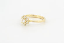 Afbeelding in Gallery-weergave laden, Ring met zeven diamanten in entourage, geelgoud