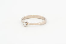 Afbeelding in Gallery-weergave laden, Ring toelopend met zespoot en diamant, witgoud