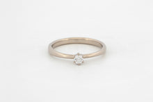 Afbeelding in Gallery-weergave laden, Ring toelopend met zespoot en diamant, witgoud