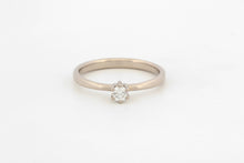 Afbeelding in Gallery-weergave laden, Ring toelopend met zespoot en diamant, witgoud