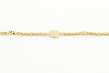 Afbeelding in Gallery-weergave laden, Armband van geslepen schakeltjes met organisch bewerkt rondje, geelgoud