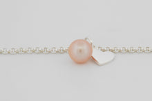 Afbeelding in Gallery-weergave laden, Armband van ronde schakels met hartje en roze parel, zilver