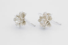 Afbeelding in Gallery-weergave laden, Oorhangers Mini Dot, zilver