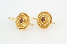 Afbeelding in Gallery-weergave laden, Oorhangers Roosjes XL, geelgoud