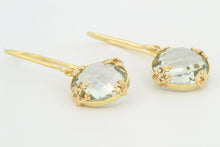 Afbeelding in Gallery-weergave laden, Oorhangers Takjes groene kwarts, geelgoud