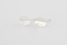 Afbeelding in Gallery-weergave laden, Oorstekers Blaadjes, zilver