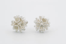 Afbeelding in Gallery-weergave laden, Oorstekers Mini Dot, zilver