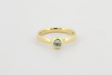 Afbeelding in Gallery-weergave laden, Ring met bolle zetting en topaas, geelgoud