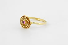 Afbeelding in Gallery-weergave laden, Ring Roos XL met roze korund, geelgoud