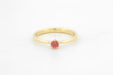 Afbeelding in Gallery-weergave laden, Ring toelopend met zespoot zetting en roze toermalijn, geelgoud