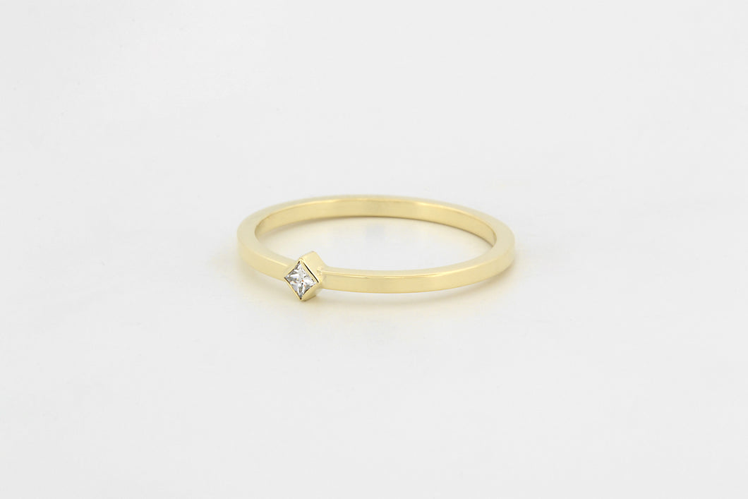 Ring met kruislings geplaatste diamant, geelgoud