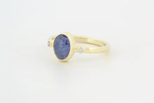 Afbeelding in Gallery-weergave laden, Ring met cabochon geslepen tanzaniet en diamanten, geelgoud
