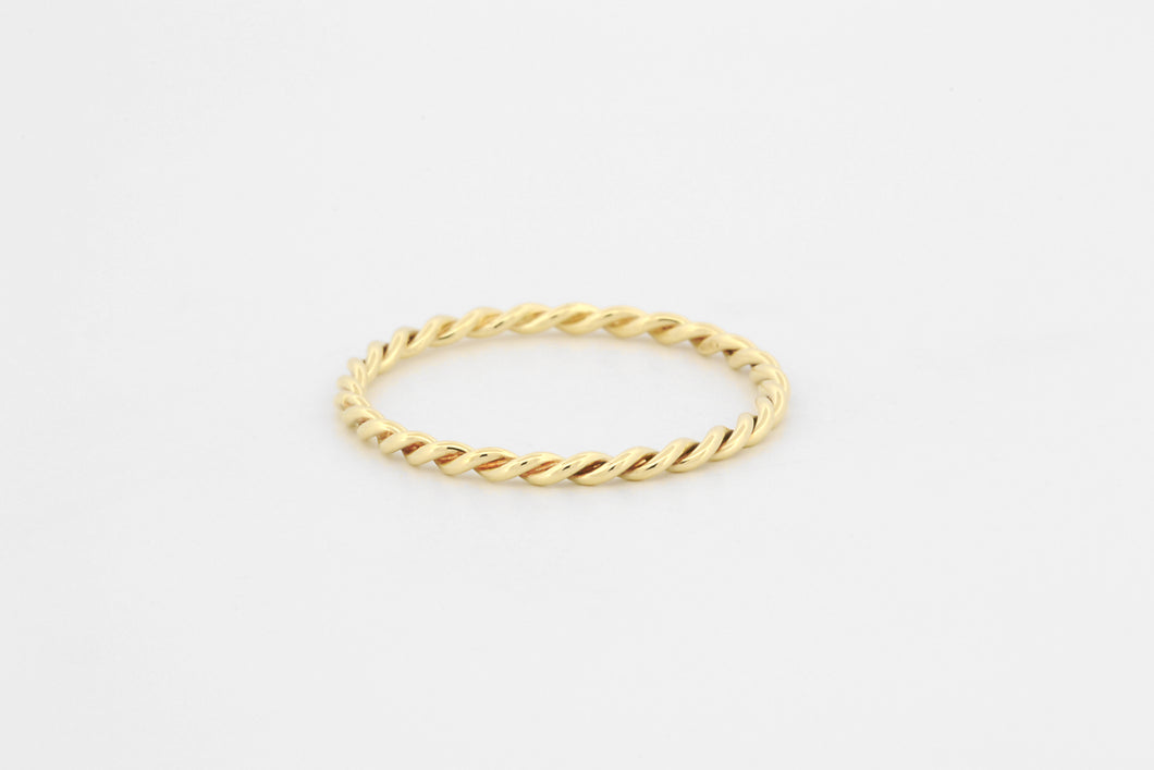 Ring getordeerd, geelgoud
