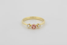 Afbeelding in Gallery-weergave laden, Ring met drie zespootzettingen, diamanten en roze toermalijn, geelgoud
